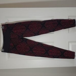 Cozy Orange Pele Fitted Yoga Leggings in Red Berry Size M